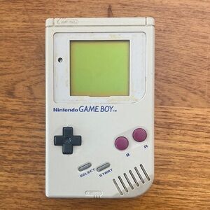 1989 Nintendo Gameboy working condition with Scrabble game